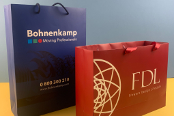 Друк логотипа на пакете