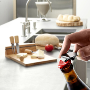 Брелок-открывалка металлический